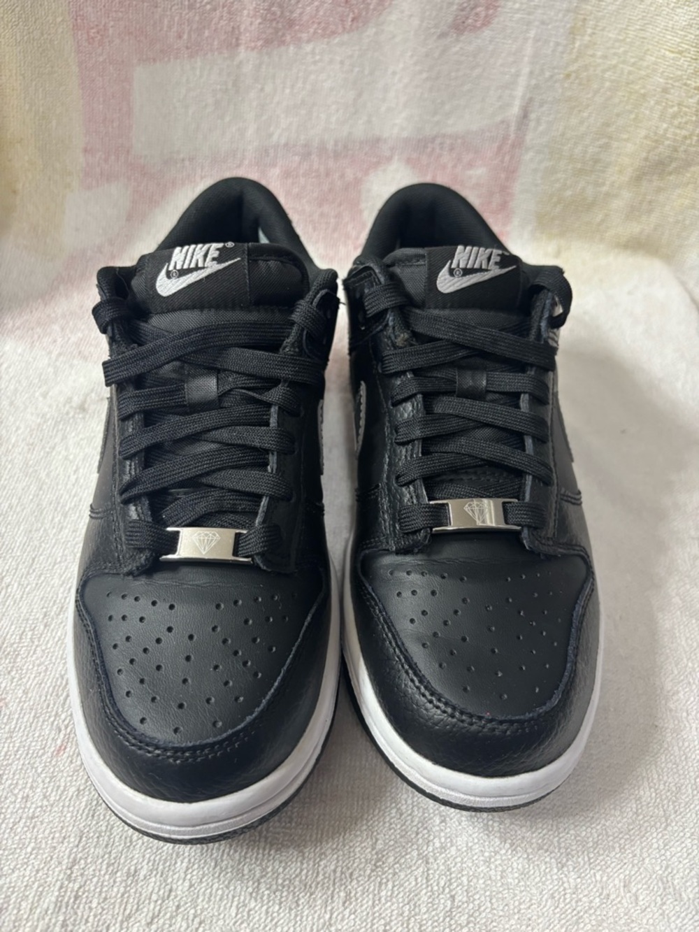 Nike Dunk Low
NBA 75th Anniversary Spurs (GS) Youth Size 5 / Women’s Size 6.5